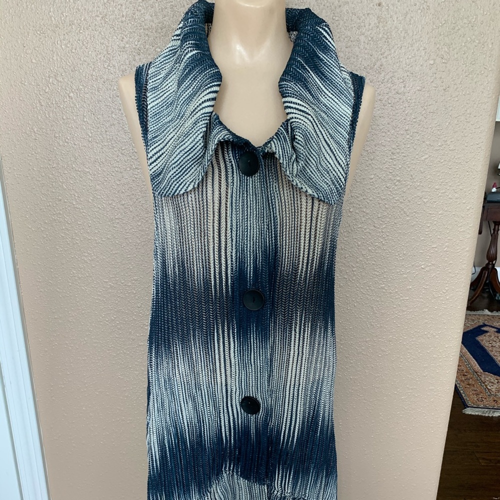 Damee, Inc sleeveless cardigan button down Med